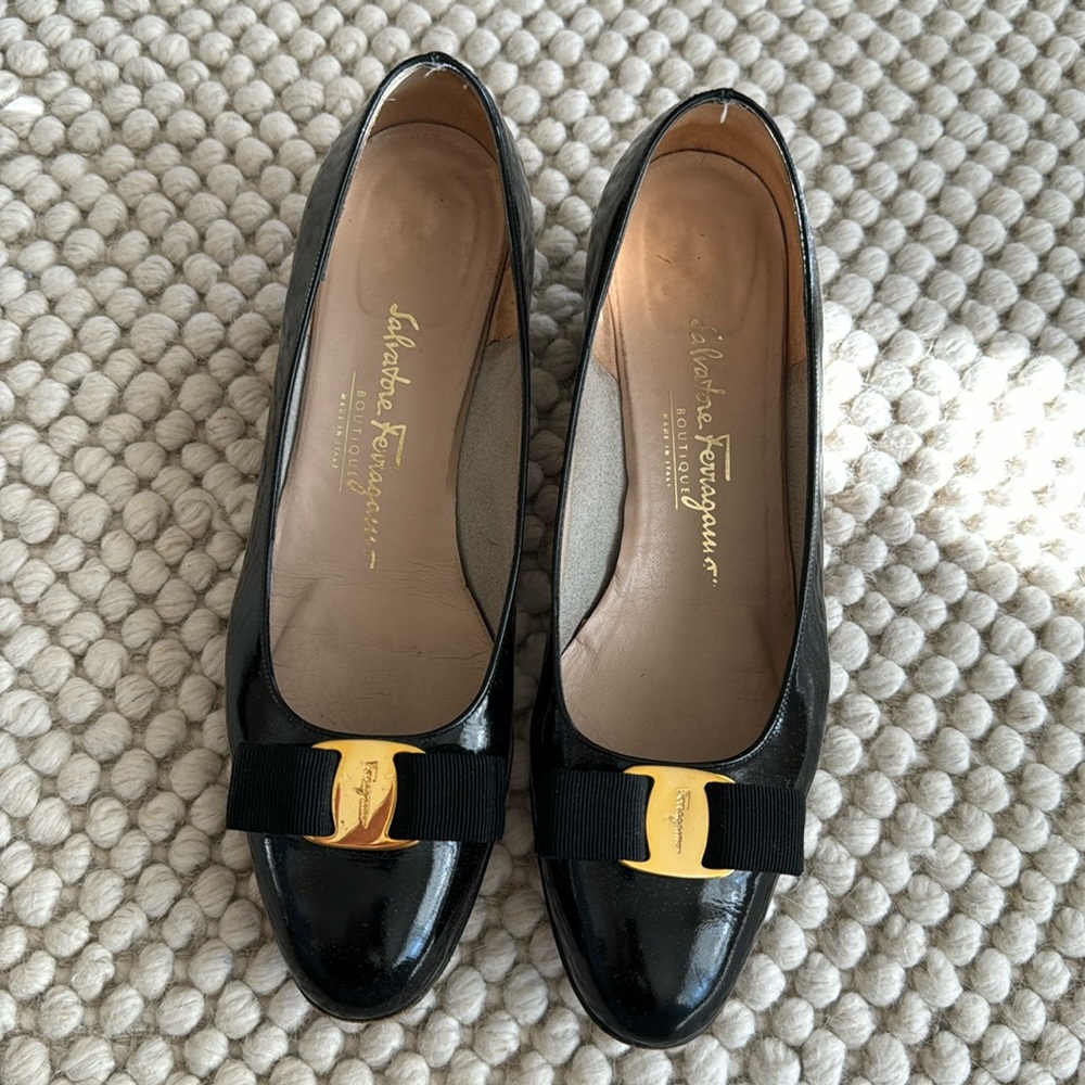 Vintage Salvatore Ferragamo Bow Black Shoes